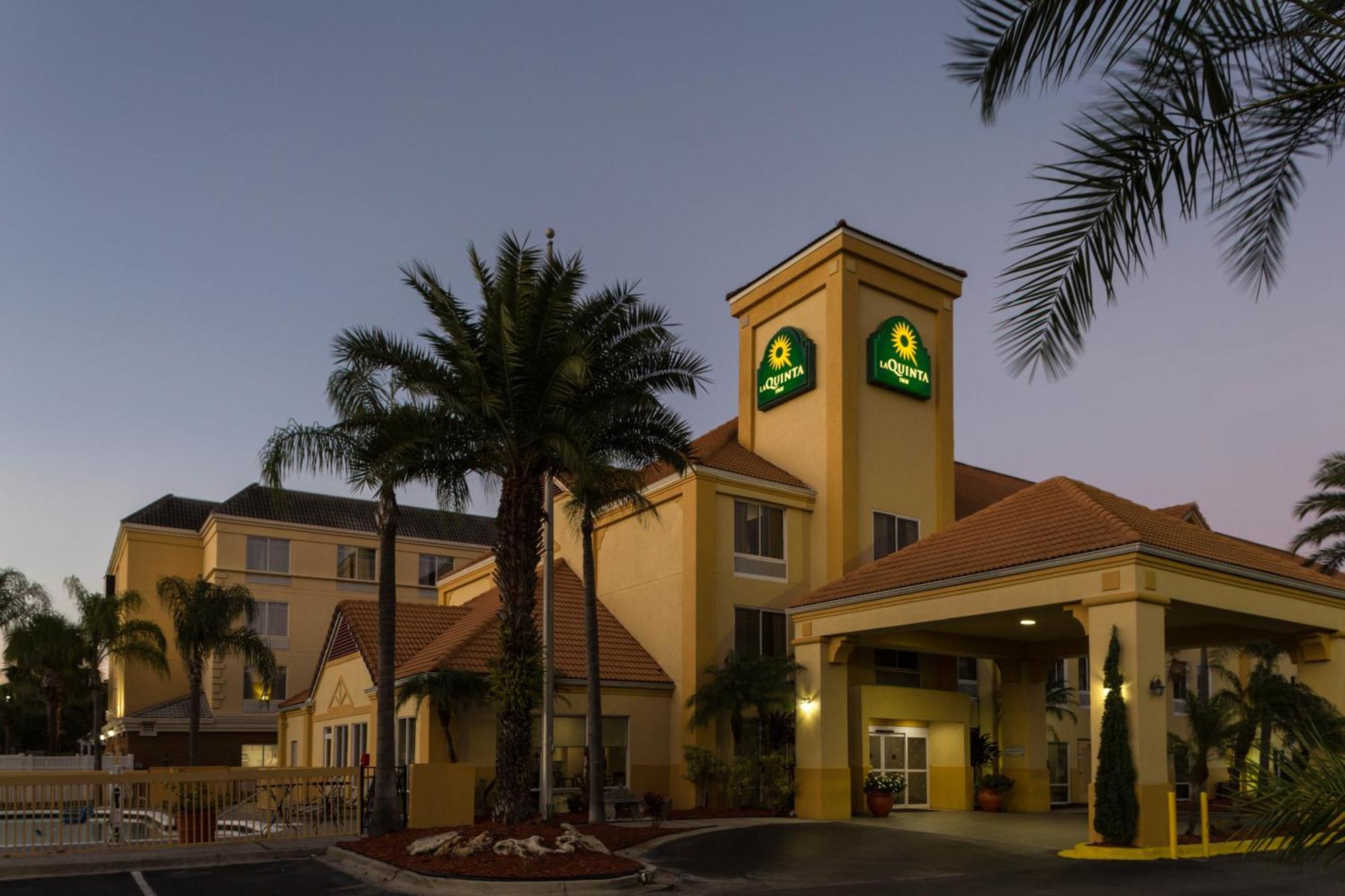 La Quinta By Wyndham Orlando Universal Area - Free Shuttle To Universal Exteriör bild