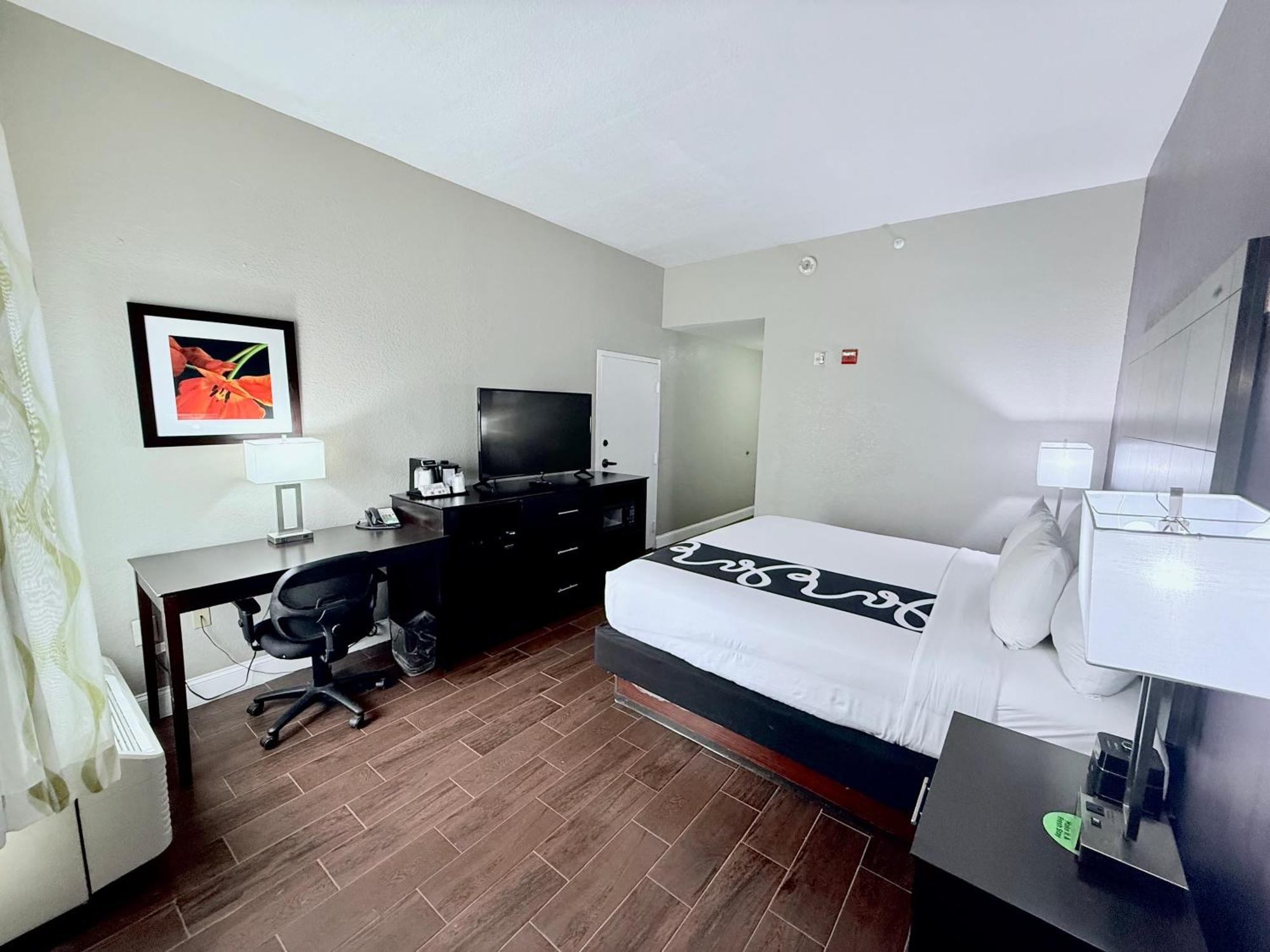 La Quinta By Wyndham Orlando Universal Area - Free Shuttle To Universal Exteriör bild