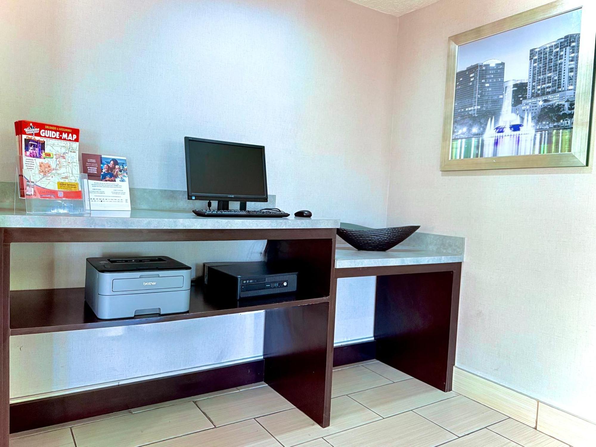 La Quinta By Wyndham Orlando Universal Area - Free Shuttle To Universal Exteriör bild